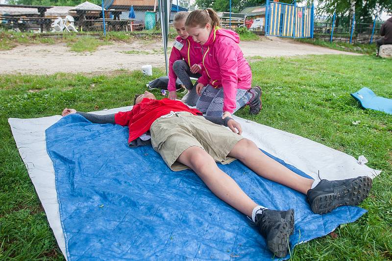 Krajské kolo Helpíkova poháru Libereckého kraje, zdravotně výchovné soutěže v první pomoci pro žáky pátých tříd základních škol, proběhlo 16. května u vodní nádrže Mšeno v Jablonci nad Nisou.