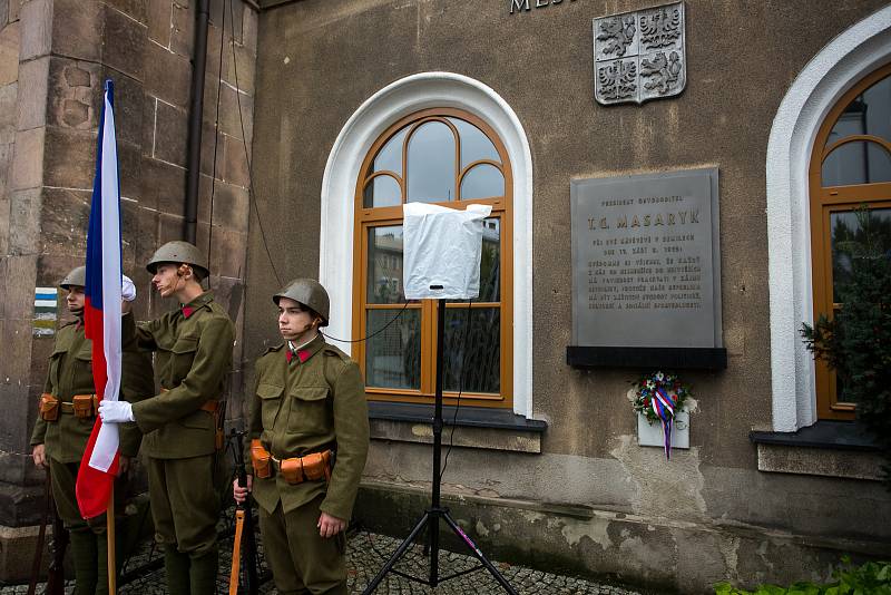 V Semilech, stejně tak jako v nedalekém Turnově si lidé připomněli sté výročí od návštěvy prvního československého prezidenta Tomáše Garrigue Masaryka.