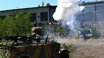 Muzeum obrněné techniky Smržovka každoročně připravuje zajímavé odpoledne pro veřejnost s ukázkou boje a možností projet se tankem a další technikou.