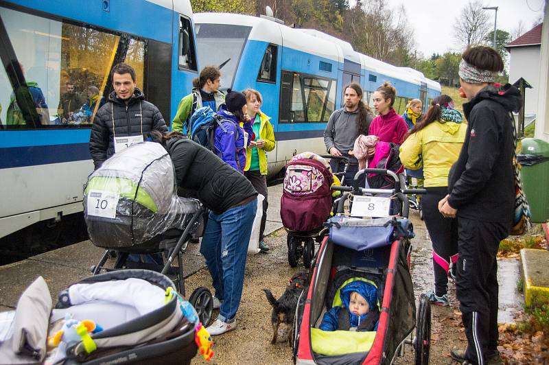 Trojice maminek na mateřské dovolené uspořádaly první ročník závodu pro rodiny s dětmi Jizerský prcek.