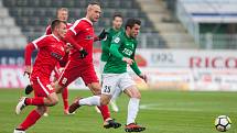 Zápas 13. kola první fotbalové ligy mezi týmy FK Jablonec a FC Zbrojovka Brno se odehrál 5. listopadu na stadionu Střelnice v Jablonci nad Nisou. Na snímku zprava Vladimir Jovović, Jan Polák a Milan Lutonský.