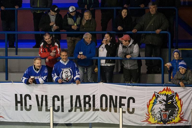 Utkání 15. kola 2. ligy ledního hokeje skupiny Sever a Střed se odehrálo 3. listopadu na zimním stadionu v Jablonci nad Nisou. Utkaly se týmy HC Vlci Jablonec nad Nisou a HC Draci Bílina.