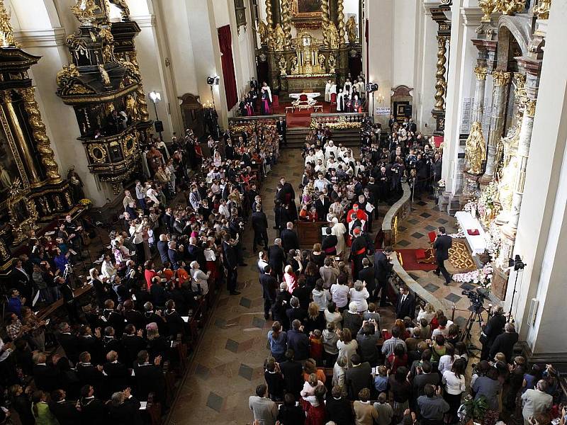 Jablonecké děti ze sboru ZUŠ Iuventus, Gaude! zpívaly pod vedením Tomáše Pospíšila papeži Benediktu XVI. při jeho návštěvě Prahy.