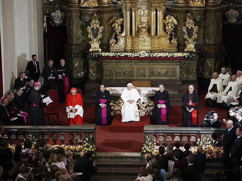 Jablonecké děti ze sboru ZUŠ Iuventus, Gaude! zpívaly pod vedením Tomáše Pospíšila papeži Benediktu XVI. při jeho návštěvě Prahy.