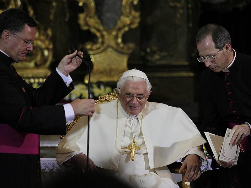 Jablonecké děti ze sboru ZUŠ Iuventus, Gaude! zpívaly pod vedením Tomáše Pospíšila papeži Benediktu XVI. při jeho návštěvě Prahy.