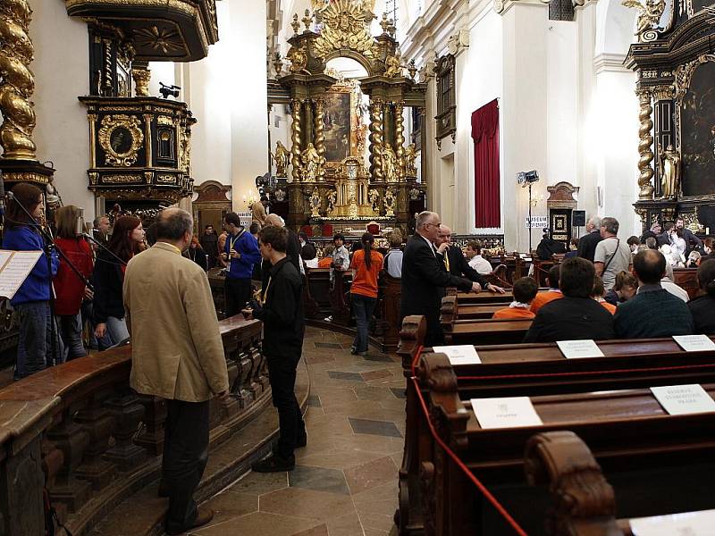 Jablonecké děti ze sboru ZUŠ Iuventus, Gaude! zpívaly pod vedením Tomáše Pospíšila papeži Benediktu XVI. při jeho návštěvě Prahy.