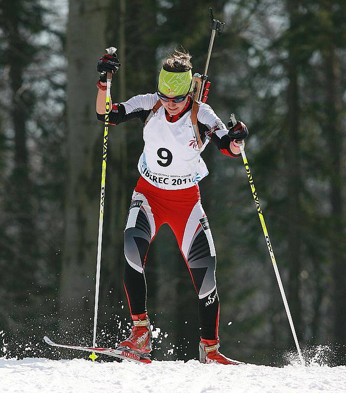 EYOWF 2011. 9 – Dunja A. Zdouc (AUT). Biatlon - dívky individuálně 10 kilometrů se jel v úterý v jabloneckých Břízkách. 