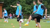 Fotbalisté juniorského týmu Baumitu Jablonec v pondělí zahájili letní přípravu na novou sezonu.