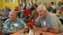 Klienti domova pro seniory ve Velkých Hamrech si zahráli obdobu známé televizní vědomostní soutěže, takzvaný Hamrovský risk.  