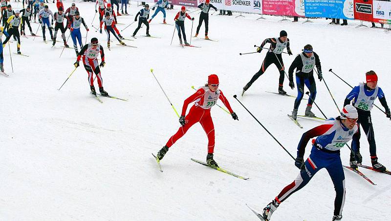 První startovní výstřel letošní Jizerské 50 v Bedřichově odstartoval v pátek jednu hodinu po poledni závod na 30 km, nazvaný Bedřichovská 30.