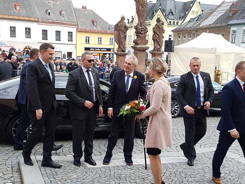 Prezident Miloš Zeman na návštěvě v Jilemnici.