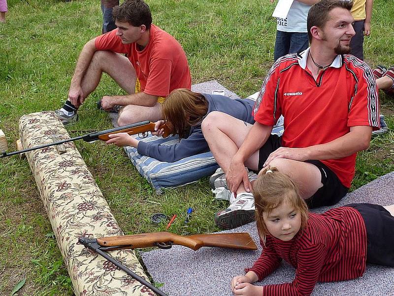 Sbor dobrovolných hasičů Malá Skála - Mukařov. S dětmi.