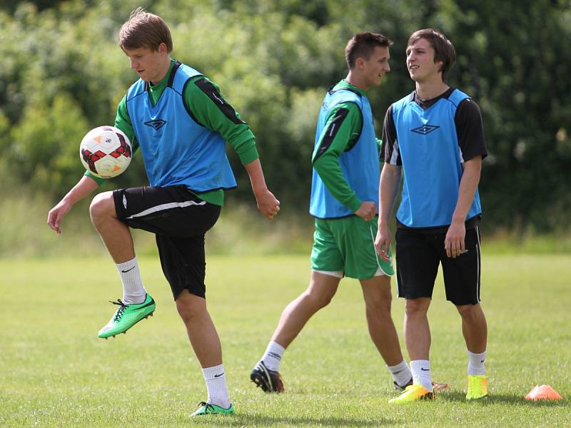 Fotbalisté juniorského týmu Baumitu Jablonec v pondělí zahájili letní přípravu na novou sezonu.