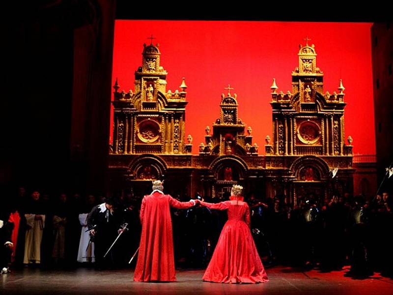 Přímý přenos Verdiho opery Don Carlos z Metropolitní opery v New Yorku. 