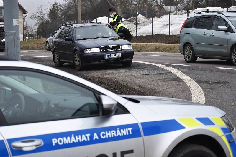 Policisté kontrolují cestující v Libereckém kraji.