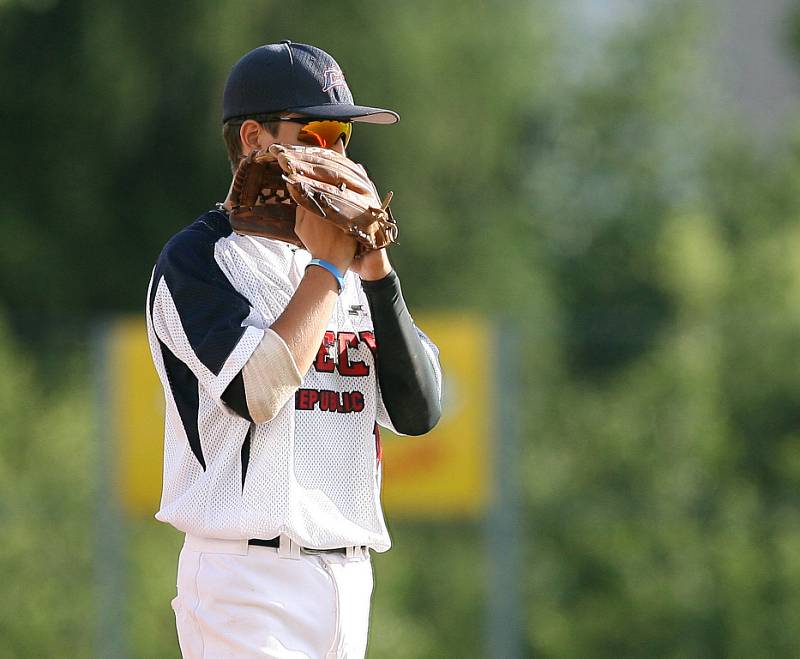 Kadetské mistrovství Evropy v baseballu pokračovalo třetím dnem. Na snímku utkání České republiky s Ruskem (v červeném).