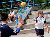 Na čtyřech sportovištích v Jablonci se v sobotu konala Olympiáda partnerských měst. Mladí sportovci bojovali v házené, v basketbale, ve fotbale a volejbale. Všechny turnaje vyhráli sportovci z Jablonecka. 