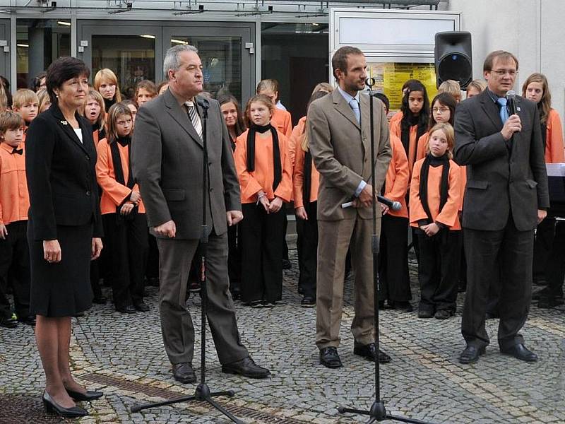 Slavnostní zahájení 11. ročníku výstavy a veletrhu vzdělávání AMOS 2009.