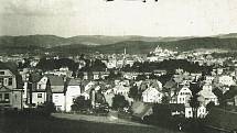 Vzducholoď nad Jabloncem v roce 1930.