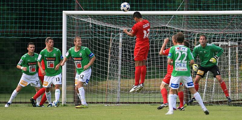 Jablonec si v generálce poradil a Varnsdorfem (v červeném) 5:0. Baumit čeká ve čtvrtek úvodní duel 2. předkola Evropské ligy.