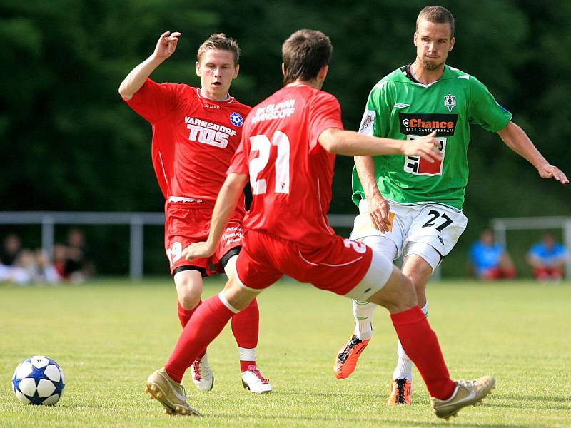 Jablonec si v generálce poradil a Varnsdorfem (v červeném) 5:0. Baumit čeká ve čtvrtek úvodní duel 2. předkola Evropské ligy.