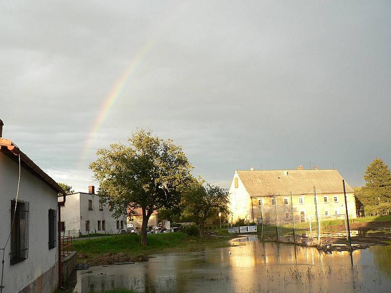 Bílý Kostel na Liberecku patnáct dní po povodni. 