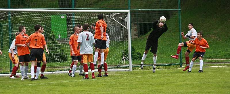 V sobotu 12. června se u vojáků hrálo poslední utkání krajského přeboru mezi VTJ Liberec a Jiskra Mšeno ve fotbale.