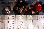 V jablonecké Galerii N odstartovala výstava sedmi nejlepších českých šperkařů nazvaná Šperky vyprávějí příběhy.