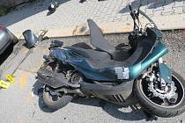 Řidička při otáčení vozidla na silnici v Jablonci nad Nisou nedala přednost protijedoucímu mladistvému motocyklistovi.