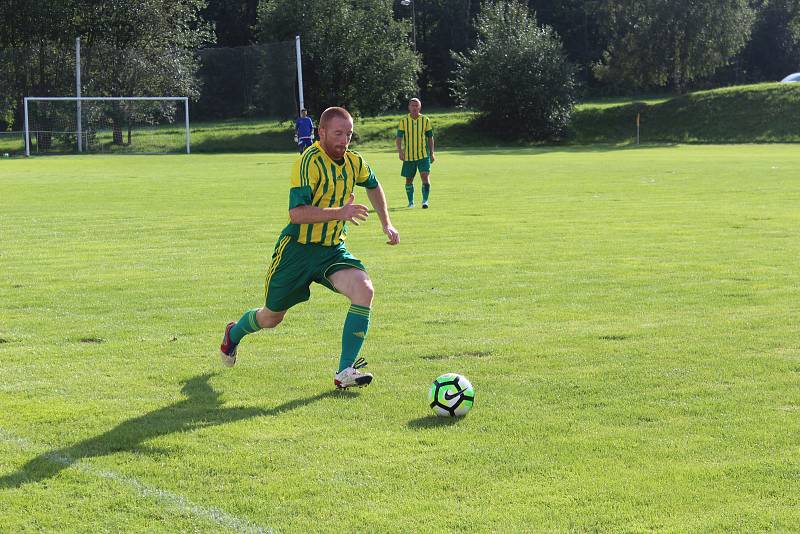 I. A třída. FC Pěnčín - FK Rynoltice 1:2 (1:0). Pěnčín postoupil do I. A třídy, v premiéře ale doma soupeři podlehl. Pěnčín - zelenožluté dresy.