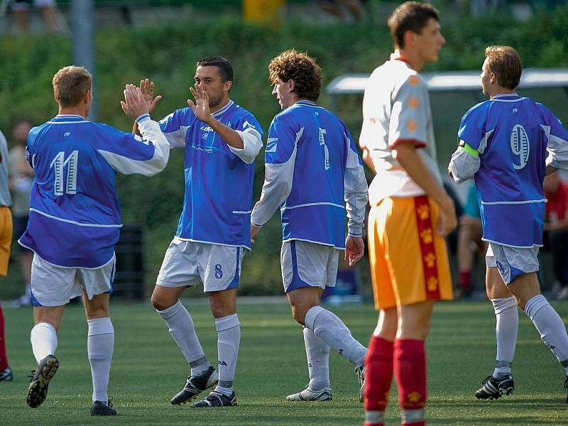 V 1. kole Krajského přeboru Libereckého kraje hostila TJ Desná SK VTJ Rapid Liberec. V pohledném a bojovném utkání se nakonec radovali z vítězství 3:0 i díky výbormému výkonu gólmana Petra Maňáka domácí hráči.