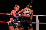 Galavečer bojových sportů, Iron Night Fight 3, proběhl 22. února v městské hale v Jablonci nad Nisou. Na snímku je Michaela Kerlehová (vlevo) a Hiba Hosny z Německa v kategorii světový titul WKU do 52 kilogramů.