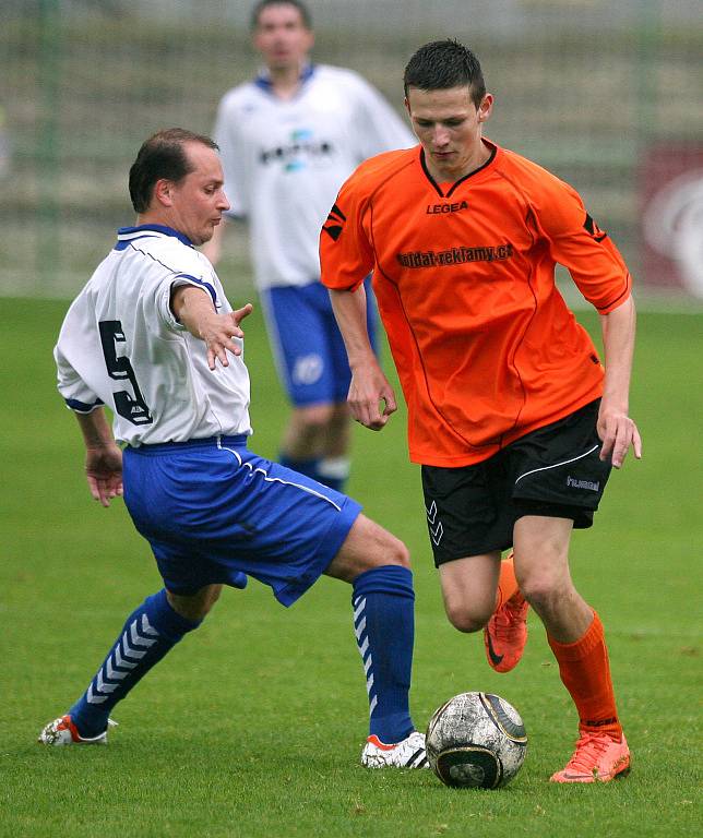 Mšeno B (v oranžovém) prohrálo s Ruprechticemi 1:4.