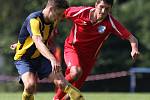 Fotbalisté Železného Brodu získali první divizní bod. Se Svitavy (v pruhovaném) hráli 1:1. 