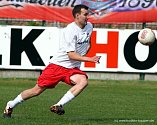 Karel Vrabec oblékal taky dres FK Jablonec. Neodmítl ale nabídku a začal hrát v Německu. A hraje dodnes. Na tréninky několikrát týdně dojíždí.