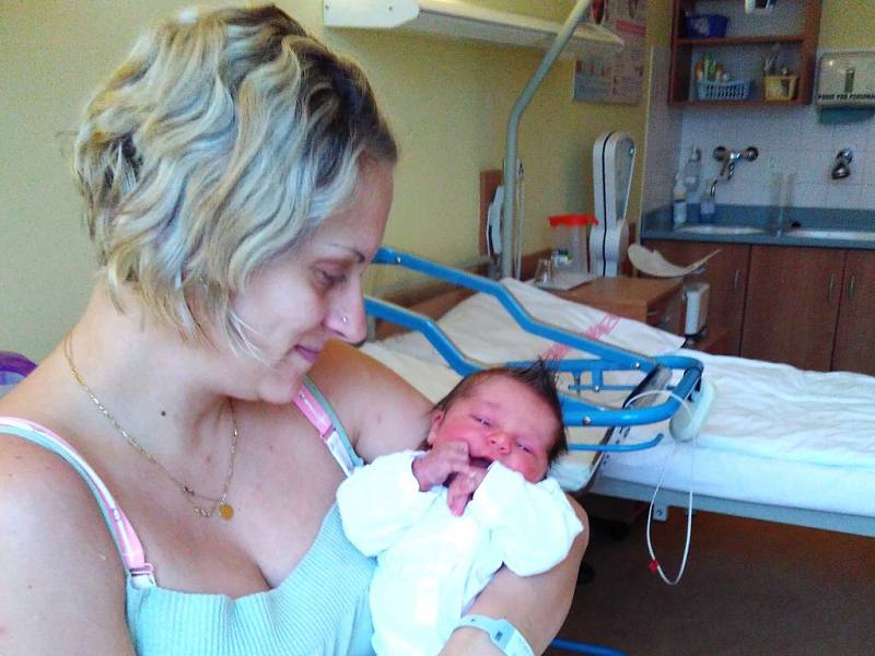 NELLY STRÁNSKÁ se narodila Lucii a Michalovi Stránským z Tanvaldu dne 3.1.2017. Měřila 46 cm a vážila 3460 g. 