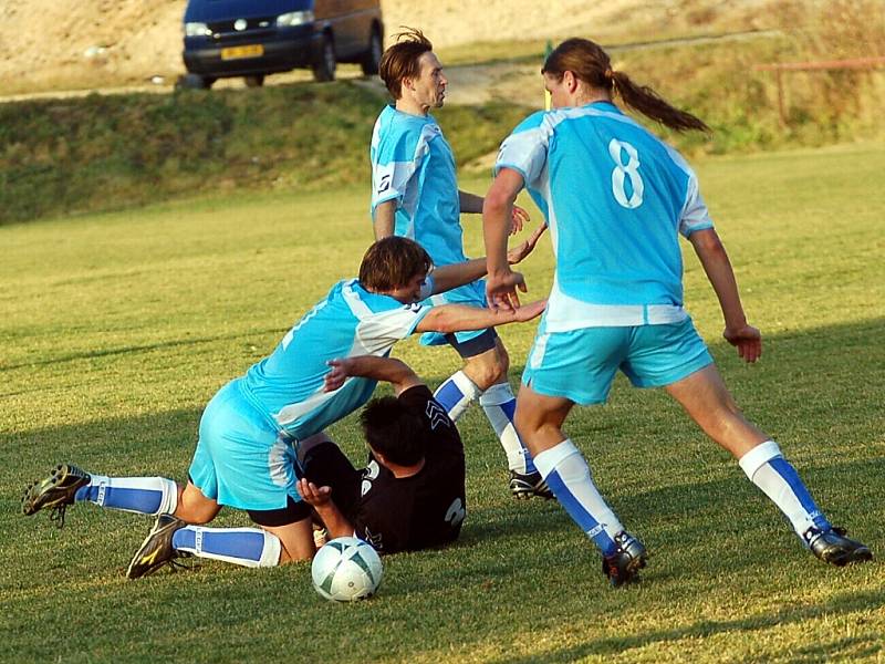 I.A třída, utkání vyhráli fotbalisté Lučan na Košťálovem v poměru 3:1