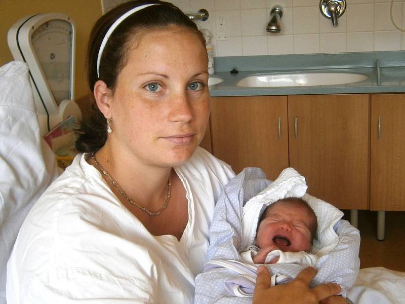 Kristýna Mlezivová se narodila Lence a Lukášovi Mlezivovým z Hejnic 1.9.2015. Měřila 49 cm a vážila 3200 g.
