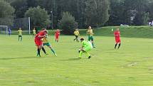 I. A třída. FC Pěnčín - FK Rynoltice 1:2 (1:0). Pěnčín postoupil do I. A třídy, v premiéře ale doma soupeři podlehl. Pěnčín - zelenožluté dresy.