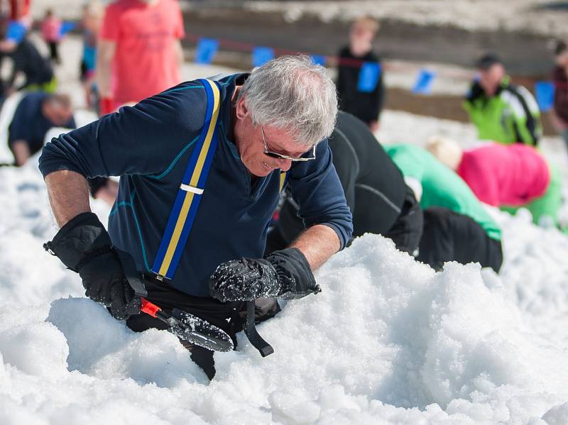 Skiareál v Rokytnici nad Jizerou pořádal 2. dubna 2017 druhý ročník zábavné akce s názvem Snowend, která byla určená především kopáčům pokladů či aktivním zahrádkářům. Originálním způsobem tak byla zakončena lyžařská sezona.