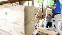 Po roční přestávce opět pokračují práce na rekonstrukci domu slavného místního léčitele Kittela.