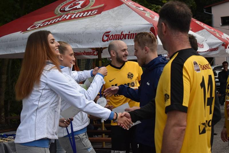 Zaměstnaneckou ligu Deníku v Desné vyhrál tým Crystalex CZ Nový Bor.