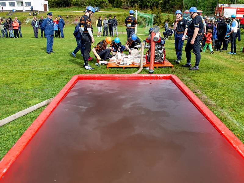 Soutěž v požárním sportu za okrsek Tanvald se konala na Krojčenku v Lučanech nad Nisou.