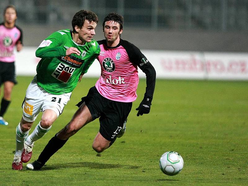 Dohrávka 14. kola fotbalové 1. Gambrinus ligy: Baumit Jablonec – FK Mladá Boleslav 1:1 (1:1). Za Jablonec opět skóroval Tomáš Pekhart.