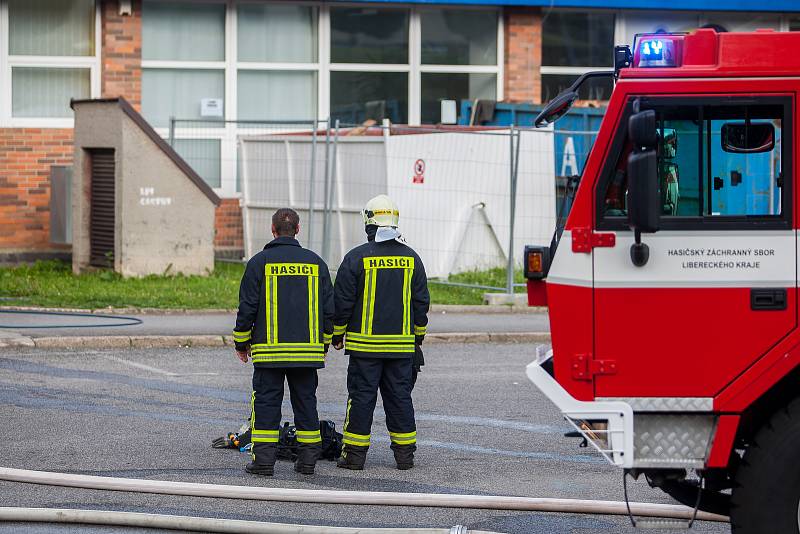 Hasiči zasahovali 23. května u požáru střechy plaveckého bazénu v Jablonci nad Nisou.