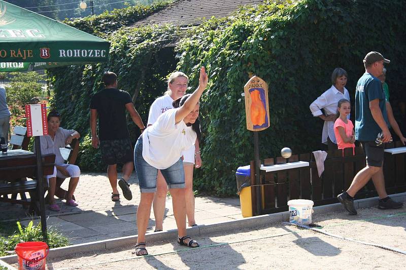 V sobotu 31.8. se konal v Železném Brodě v areálu tenisových kurtů třetí ročník turnaje pétanque v trojicích.