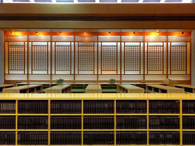 Národní ústřední knihovna, Tchaj-pej, Tchaj-wan: Byla založena v roce 1933 a několikrát přemístěna po území pevninské Číny, než byla trvale umístěna v Tchaj-peji. Držitelé knihovních průkazů mají k dispozici čítárny. Fondy zahrnují Sbírku vzácných knih.