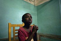 Jednáctiletý Ozias Kambale Pimo z Kiwanjaje se dozvídá, že jeho rodiče jsou ještě naživu. 2009