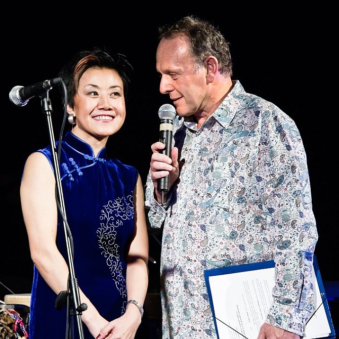 Zakladatelka festivalu Feng-yűn Song a duchovní kmotr projektu Jaroslav Dušek