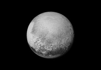 Na fotografii ze sondy New Horizons 12.7. 2015 se jasná plošina ve tvaru srdce dostává do obrazu zleva. „Volské oko“, které může být velkým kráterem, se otáčí z obrazu ven a na fotkách Pluta pořízených z největší blízkosti 14.7. 2015 již nebude viditelné.